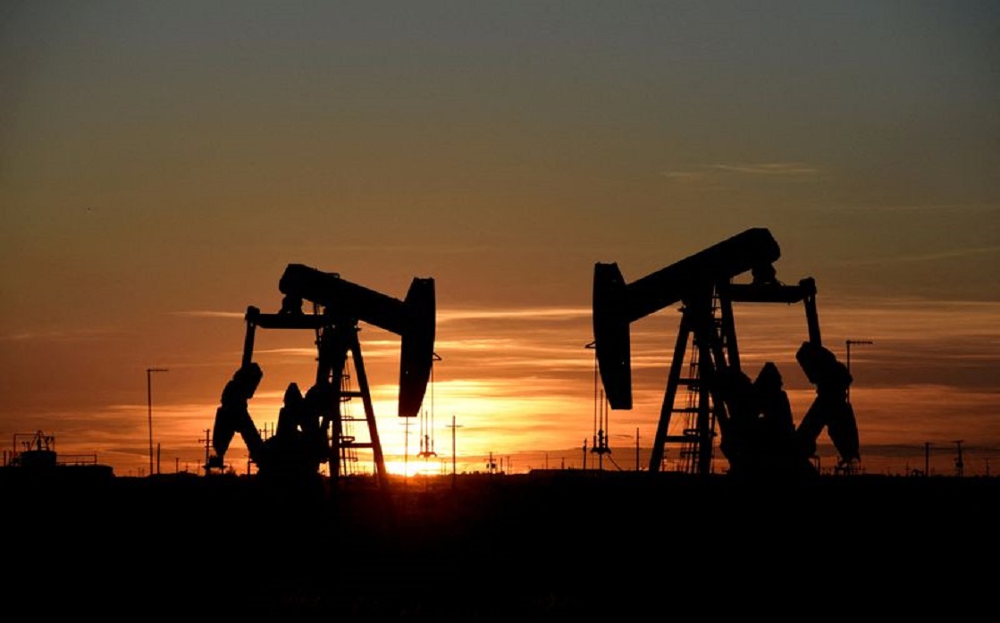 أسعار النفط ترتفع إلى ذرى 10 أشهر بدعم من مخاوف شح المعروض