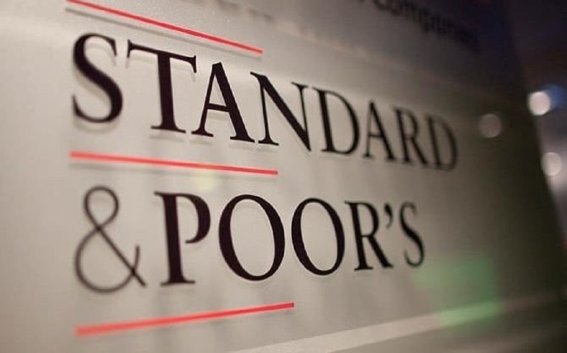 Standard & Poor's 500 hits historic high thanks to retail data
