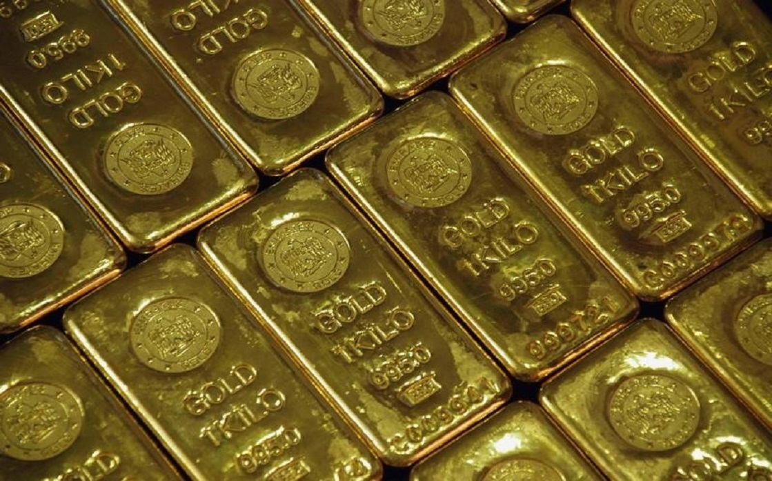 Gold prices are witnessing a slight decline ahead of the release of US jobs data