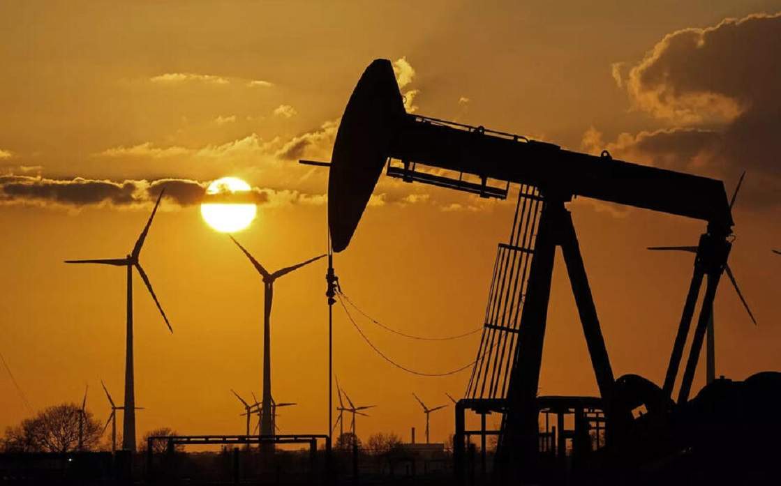 Oil exceeds $120 after Saudi Arabia raises crude prices