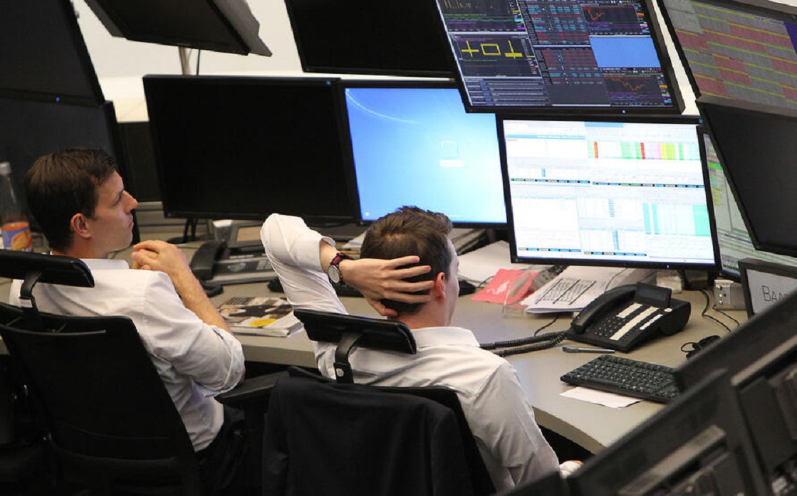 European shares close lower after the US jobs report