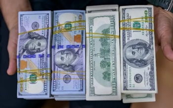 the-dollar-is-at-risk-in-the-trade-war-is-its-global-position-at-stake-2025-04-18