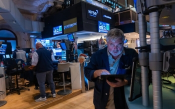us-indices-on-track-for-strong-weekly-gains-2025-09-19