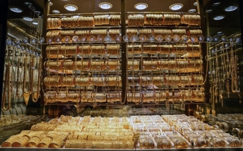 gold-rises-as-focus-shifts-to-us-private-sector-payroll-data-2025-11-03