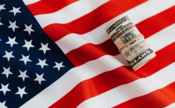 us-dollar-falls-amid-legal-uncertainty-over-trump-s-tariff-policies-2025-05-29