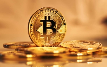 bitcoin-price-surges-to-104-5k-as-stablecoin-regulation-advances-in-u-s-2025-05-20