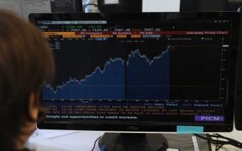 european-shares-closed-lower-on-monday-2025-12-08