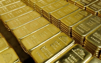 الذهب-يغلق-على-انخفاض-1-متأثرا-بصعود-الدولار-2022-08-16