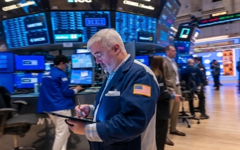 تراجع-مؤشر-s-p-500-عن-مستوياته-القياسية-2025-12-12