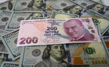الليرة-التركية-تصل-إلى-مستوى-متدن-قياسي-عند-21-ليرة-مقابل-الدولار-2023-05-26