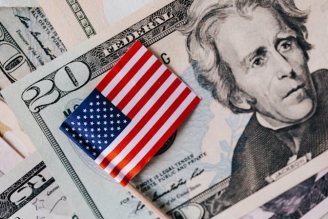 What is the link between the US labor market, inflation and interest rates?