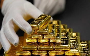 الذهب-يرتفع-مع-زيادة-الإقبال-عليه-بفعل-تراجع-الدولار-2022-05-24