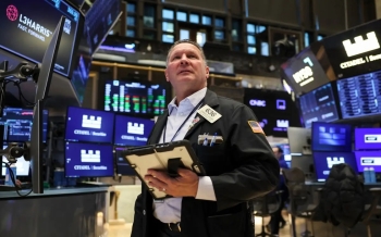us-stocks-plunge-as-oil-prices-soar-2026-03-05