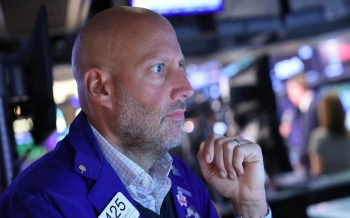 s-p-500-rises-amid-us-government-shutdown-talks-2025-10-07