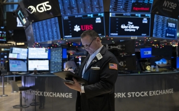 dow-jones-falls-more-than-500-points-after-oil-prices-surge-2026-03-06