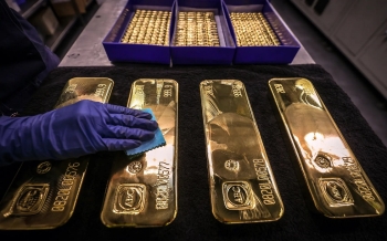 gold-prices-declined-upon-settlement-amid-the-rise-of-the-dollar-2023-03-29
